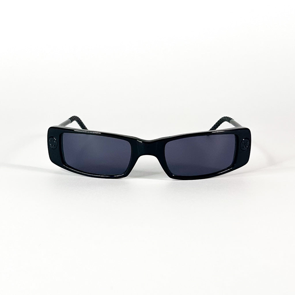 Vue de face des lunettes Chanel 5036 noires vintage