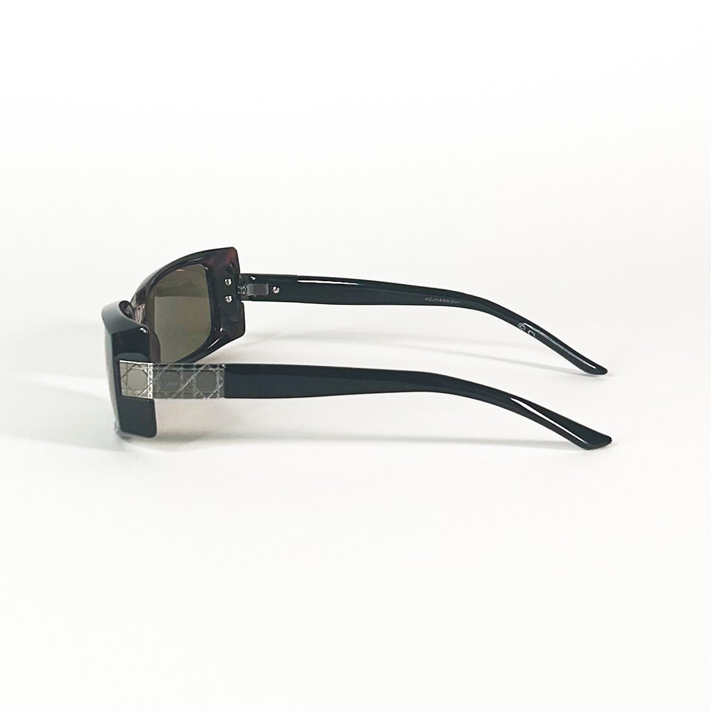 Lunettes Dior vues de 3/4 – style rectangulaire années 2000