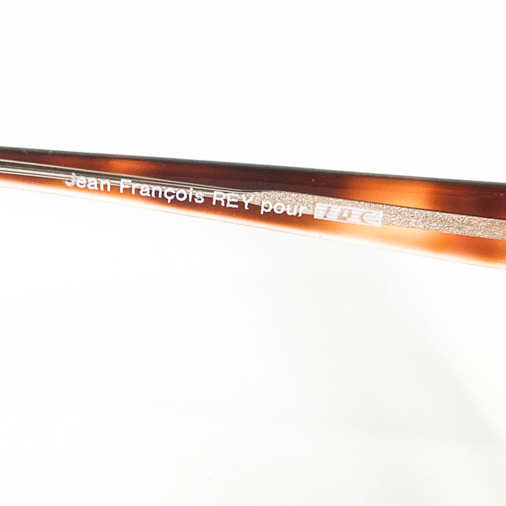 detail-branche-gauche-inscription-jean-francois-rey-etnia-barcelona-made-in-france