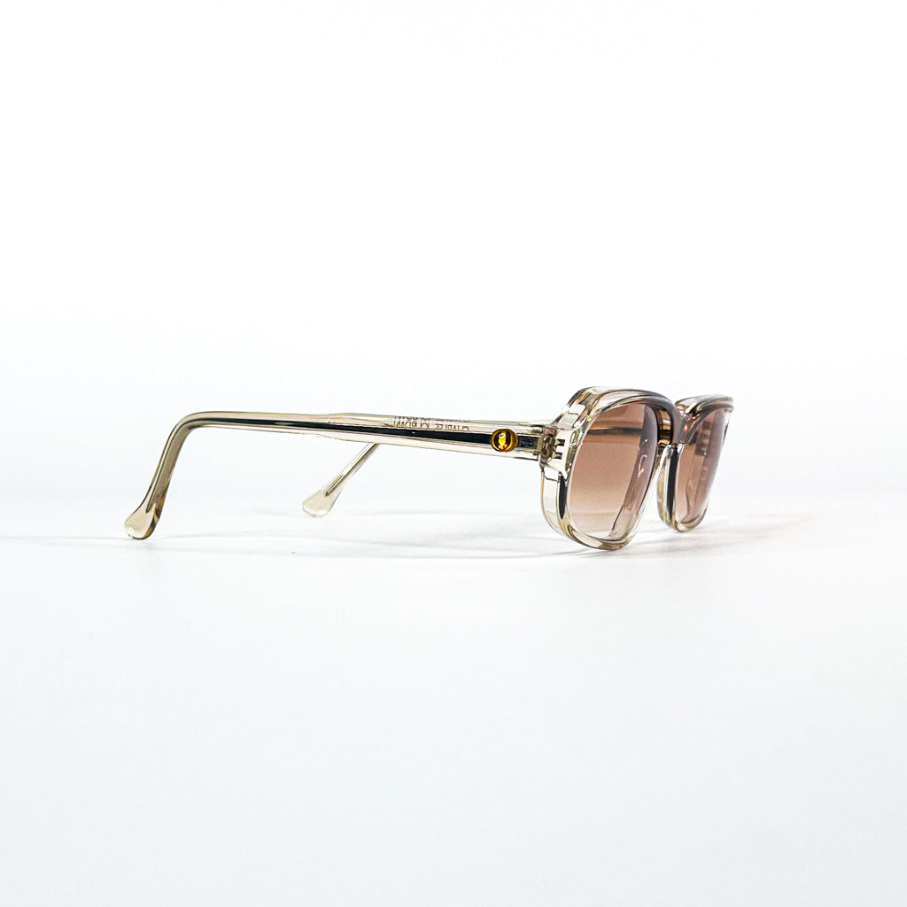 Vue de dessus des lunettes Charles Jourdan CJ16 pliées