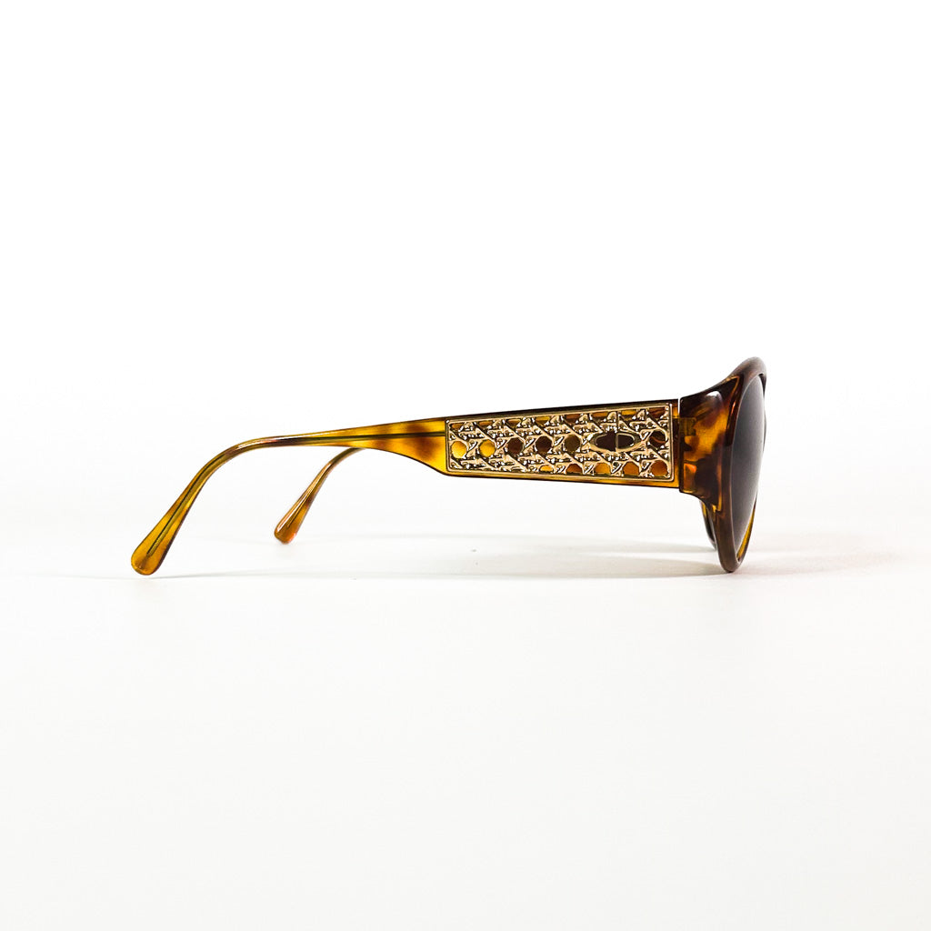 Profil droit des lunettes Dior 2766 avec détail métallique sur branche