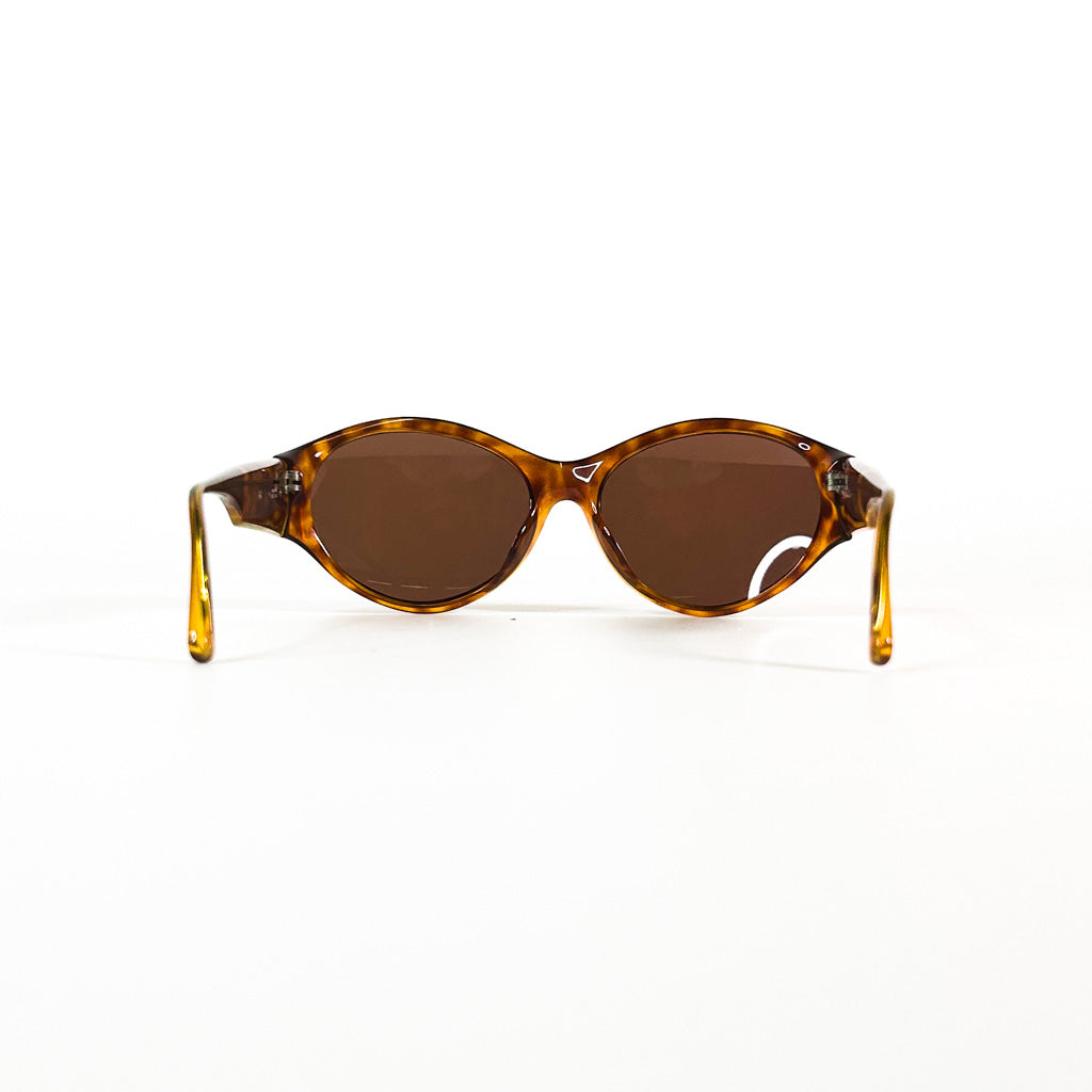 Vue frontale des lunettes Dior 2766, monture écaille avec verres bruns