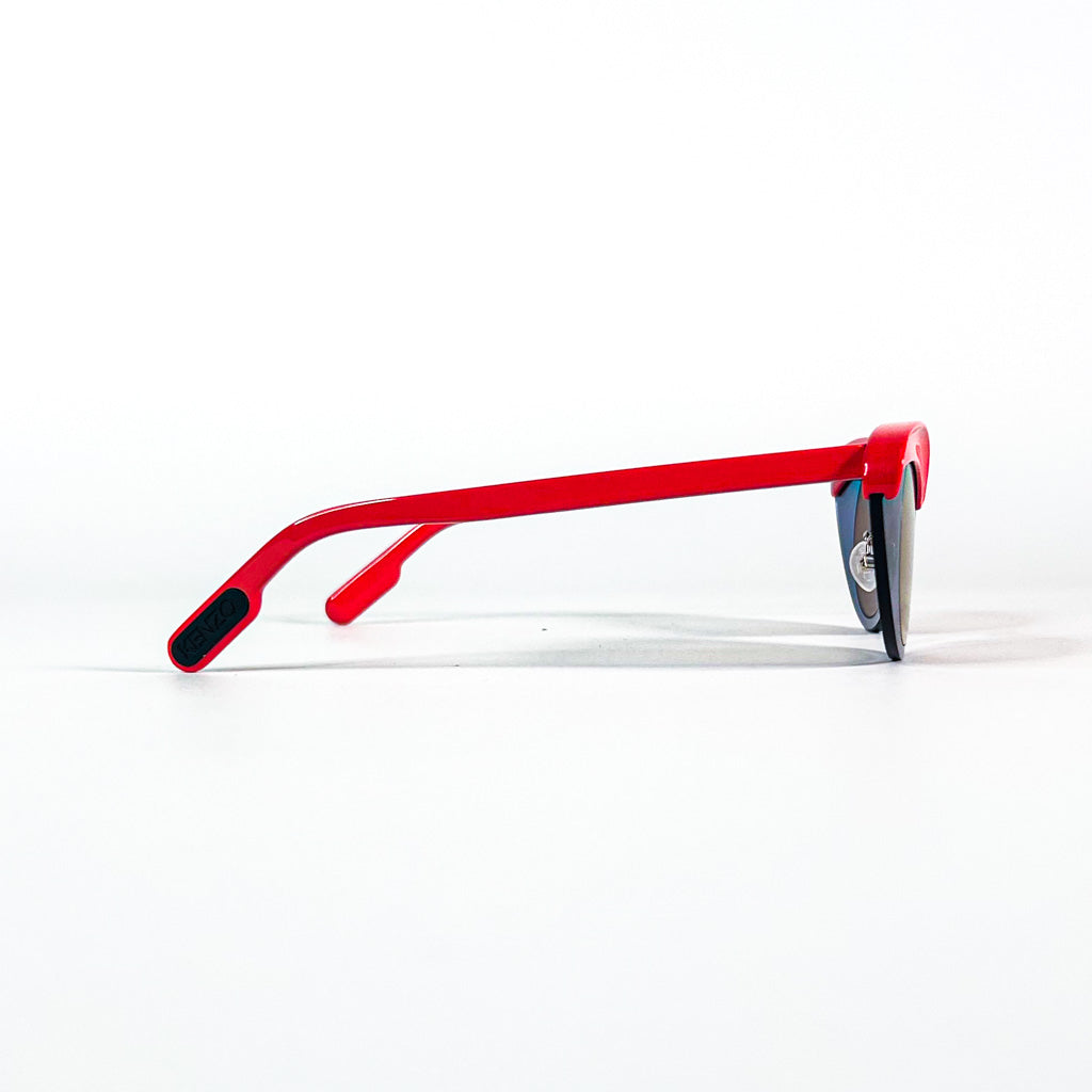 Vue latérale droite des lunettes Kenzo rouge et bleu