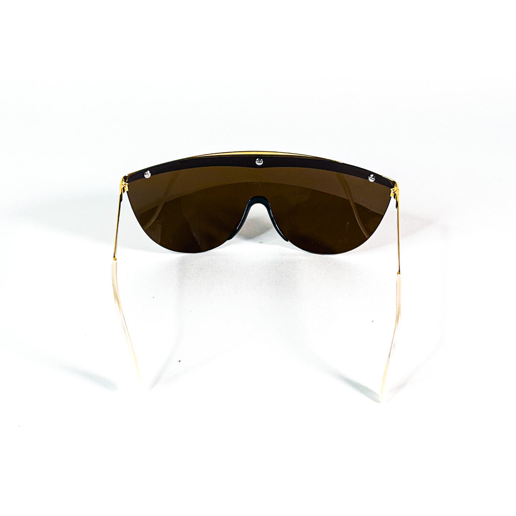 Lunettes de soleil Nouvelle Vague Sally P1 – vue arrière monoverre teinté brun, rivets décoratifs, design italien avant-gardiste