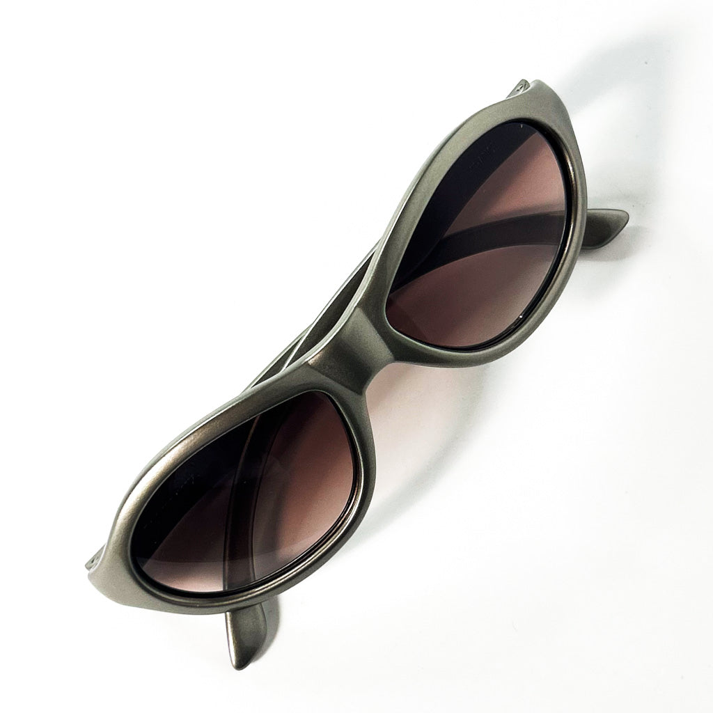 Lunettes Vuarnet vue du dessus - branches croisées et verres bruns