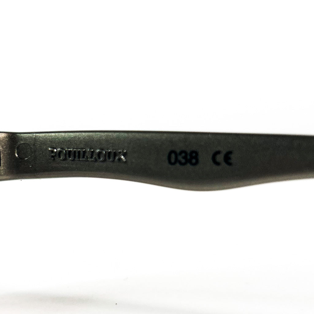 Détail charnière intérieure Vuarnet modèle 038 - marquage 'France'