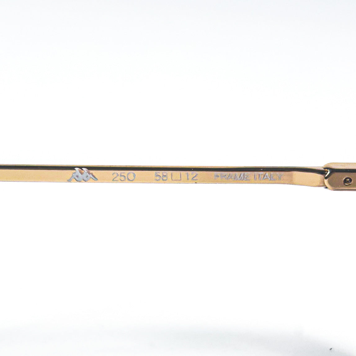 Détail branche lunettes Kappa 250 avec mention 'Frame Italy' et dimensions