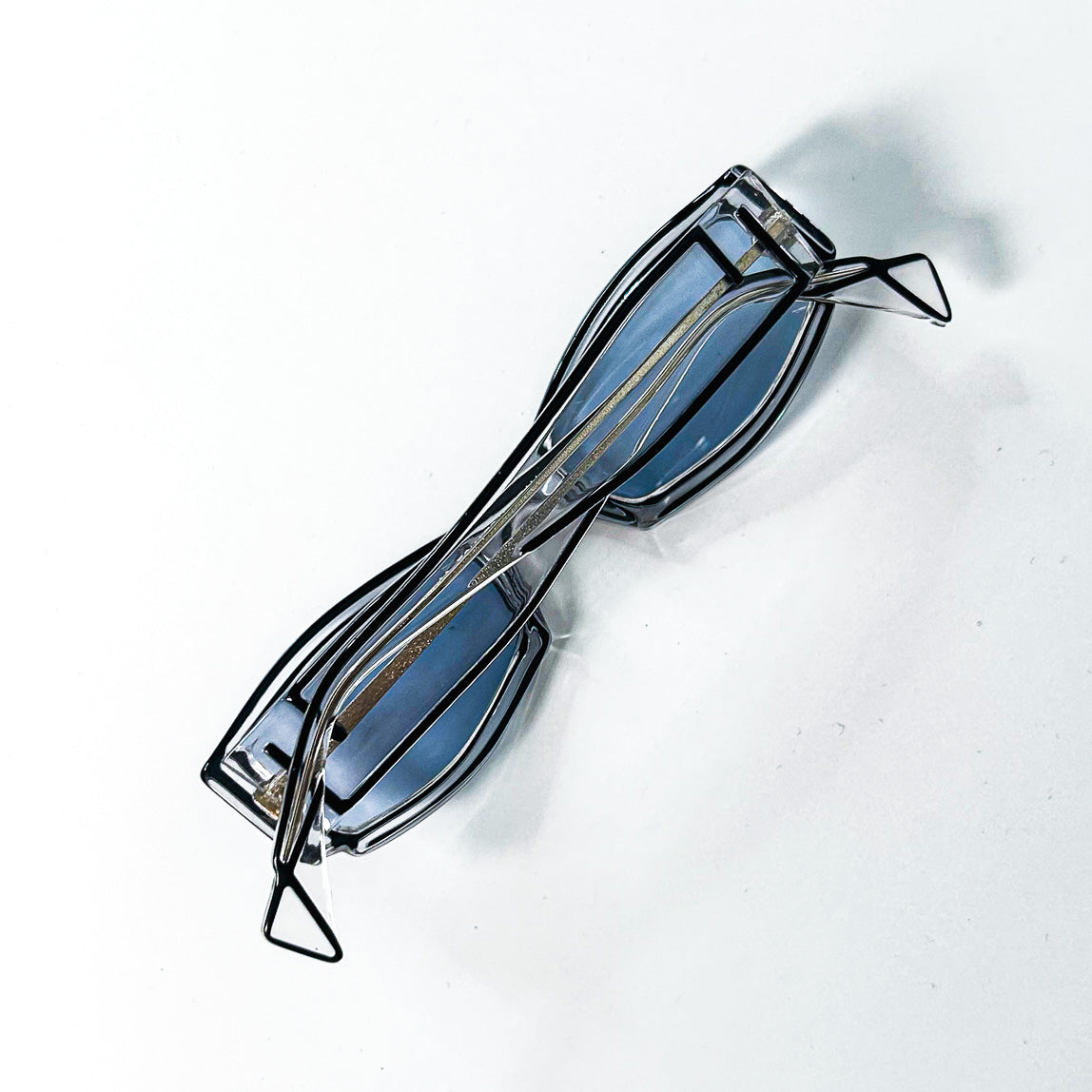 Lunettes de soleil Traction Palomina vues du dessus pliées
