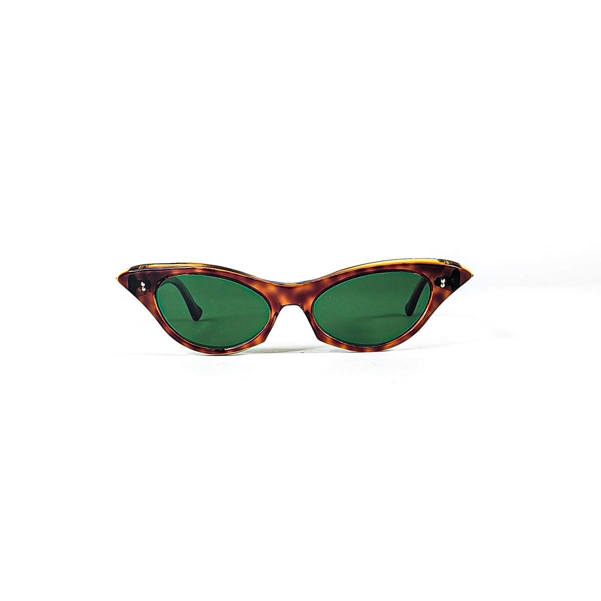 Lunettes de soleil ovales épaisses en plastique années 90 Mazzy | Urban Lunettes de soleil ovales épaisses en plastique années 90 Mazzy | Urban