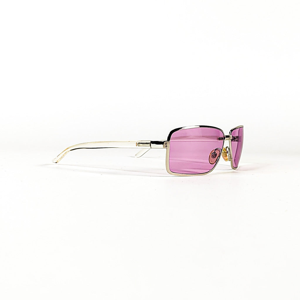 Vue latérale des lunettes YSL avec effet rétro