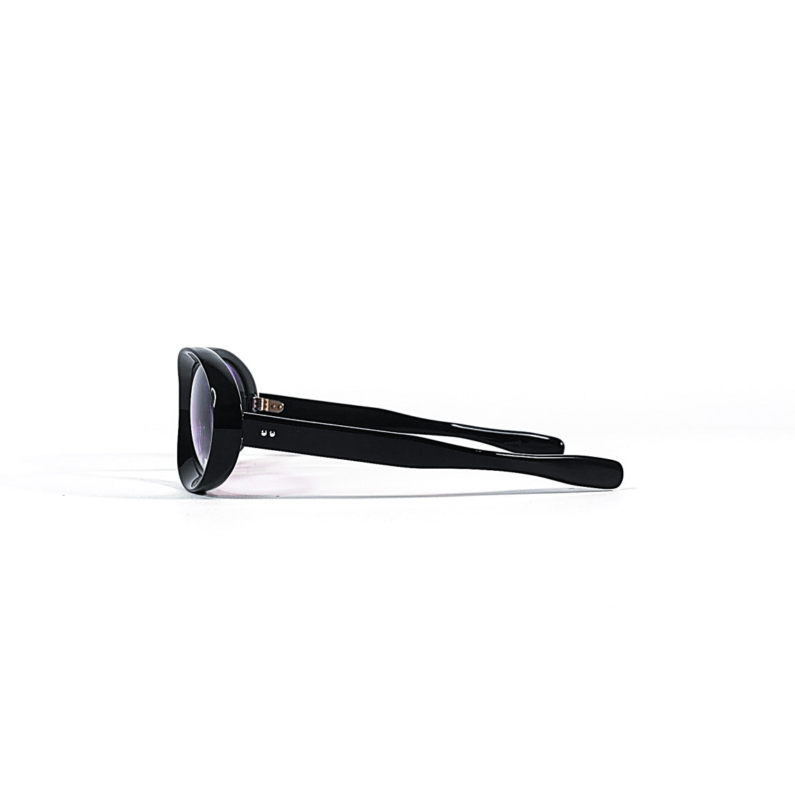 lunettes vintage ovales noires verres violets côté