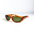 Vue plongeante trois-quarts des lunettes de soleil CK 5085