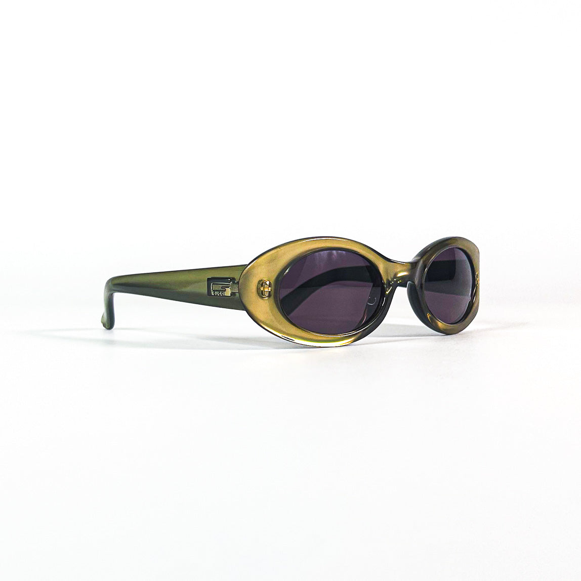 lunettes Gucci GG 2438/S vertes vue de trois-quarts