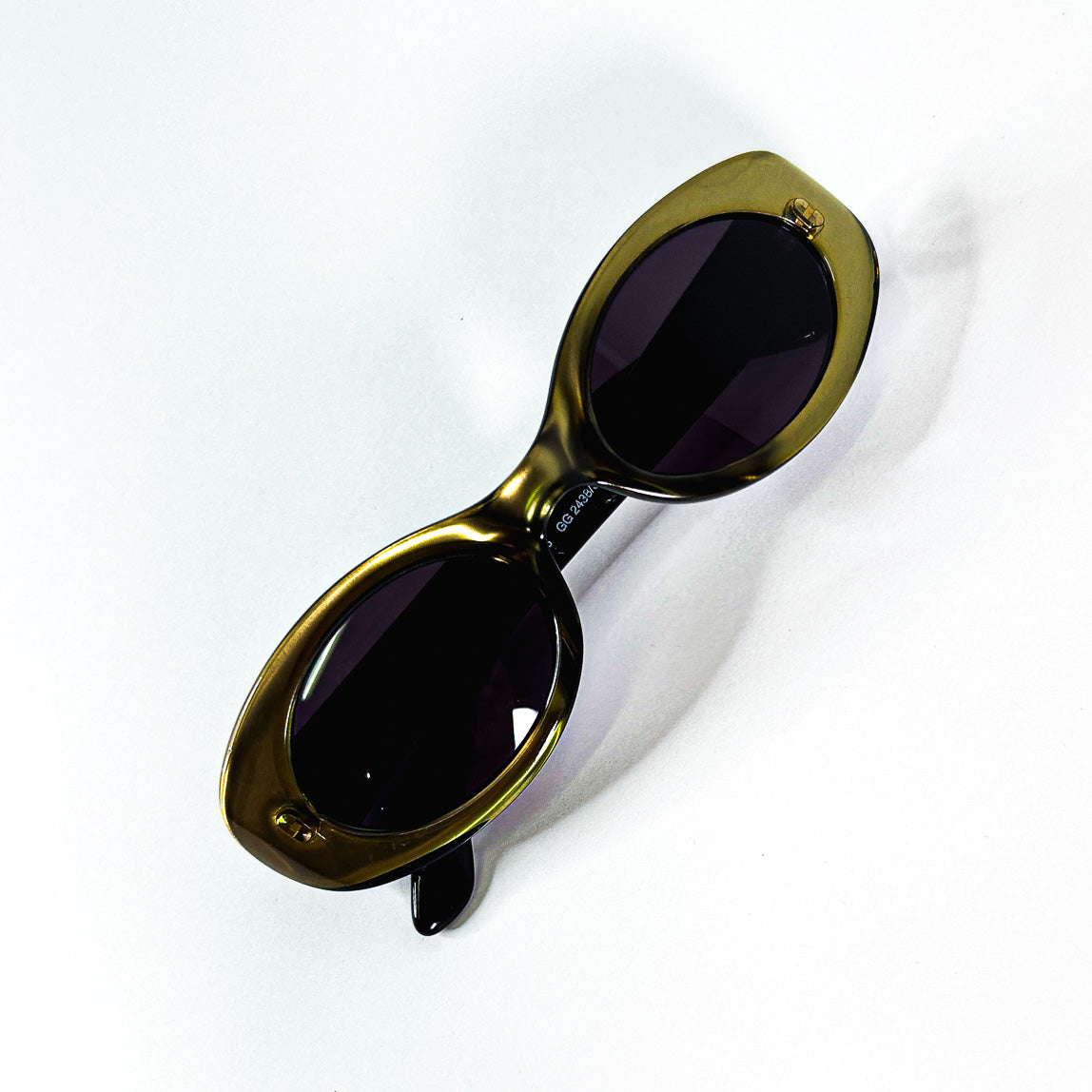 lunettes Gucci GG 2438/S repliées vue du dessus