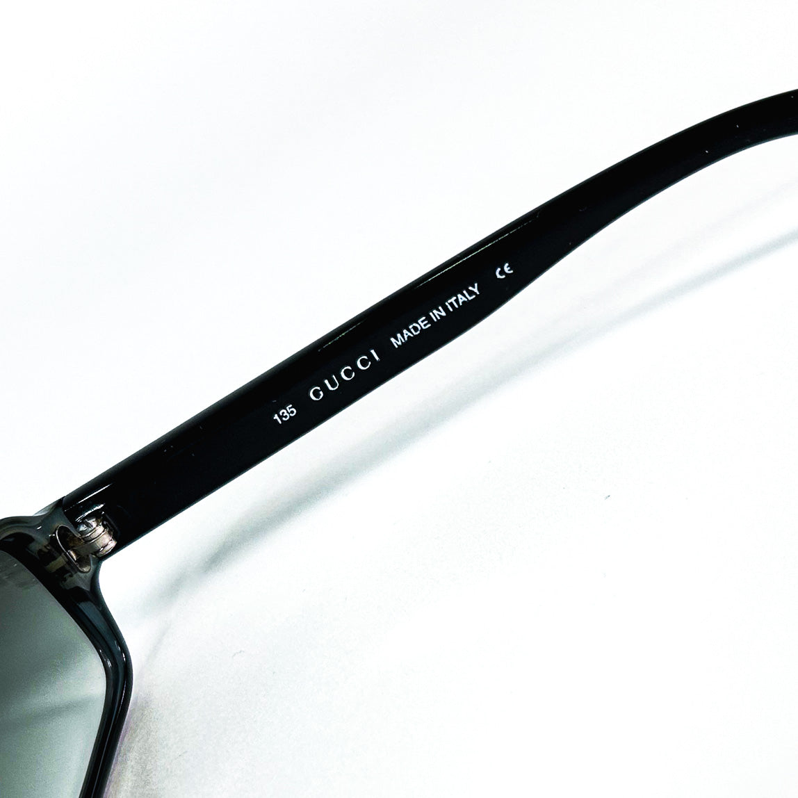 logo Gucci Made in Italy sur branche intérieure