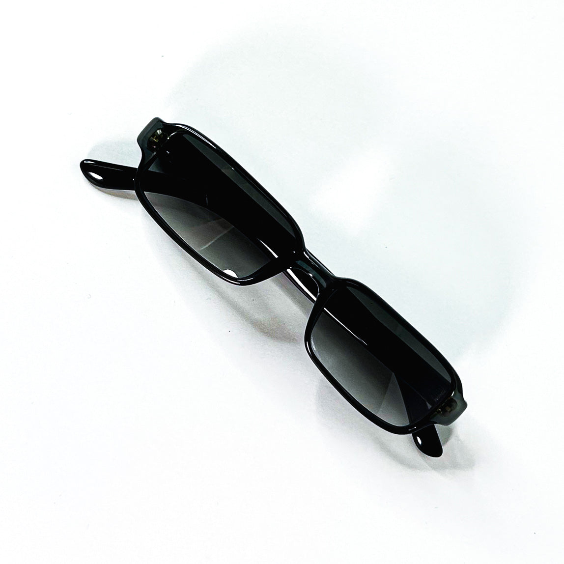 lunettes Gucci GG2440 vue en diagonale de dessus