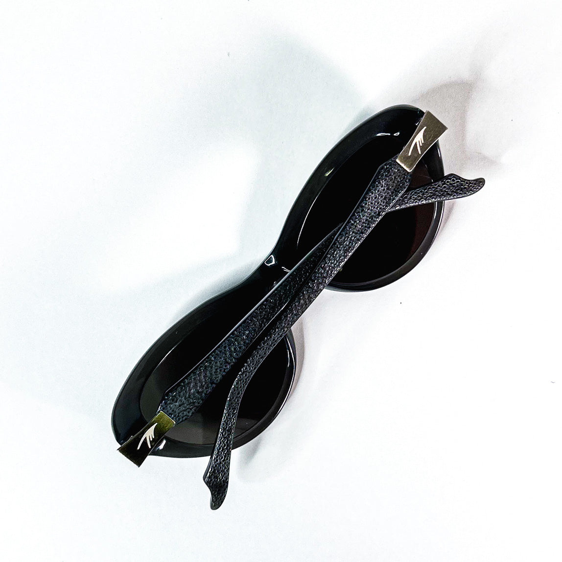 Thierry Mugler TM9322 vue de dessus branches croisées