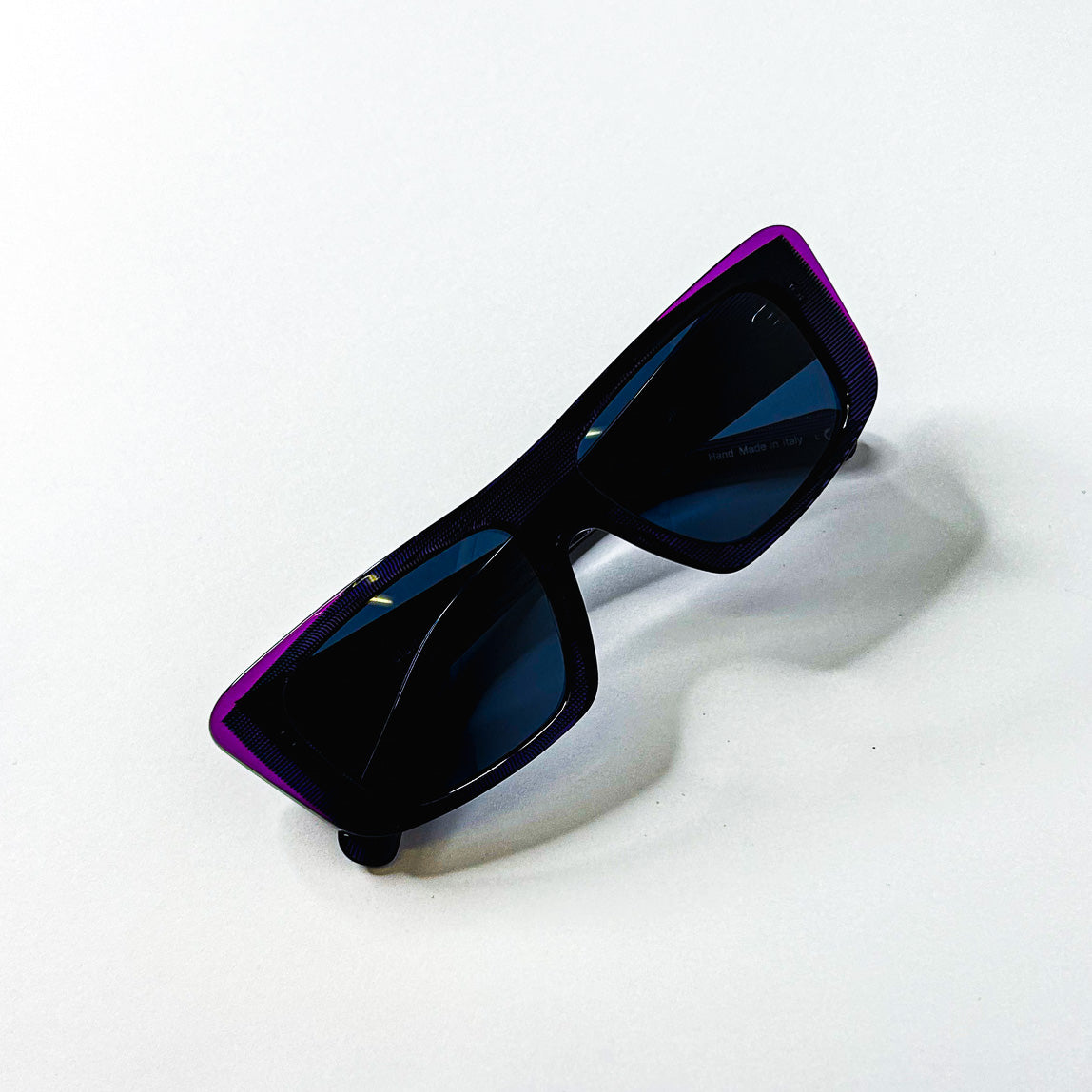 Lunettes Alain Mikli Jeremy Scott en position ouverte vue plongeante