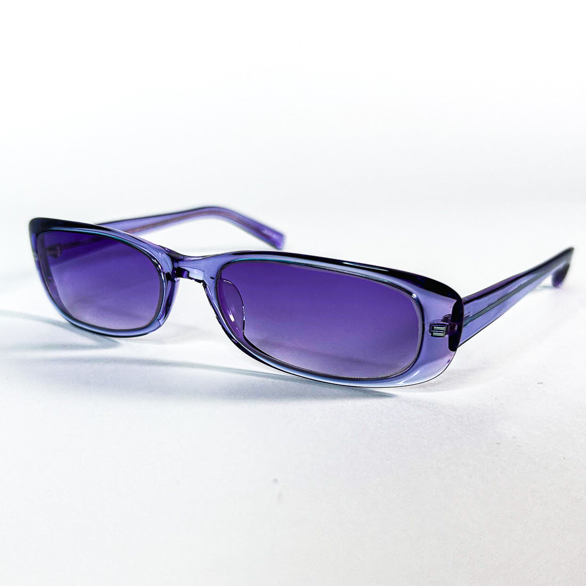 Lunettes Mikli M0228 violettes gros plan avant côté droit