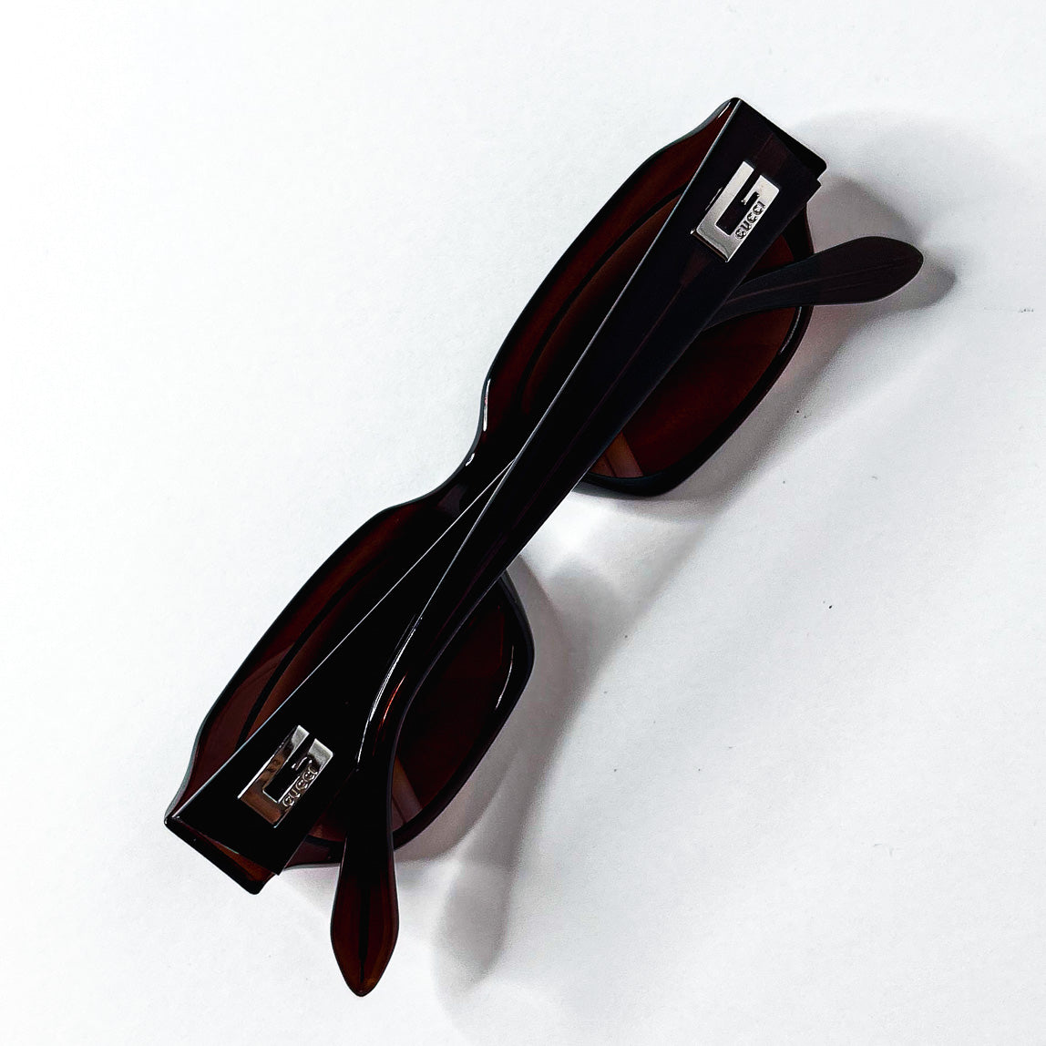 Vue croisée lunettes de soleil Gucci GG2425 Optyl marron
