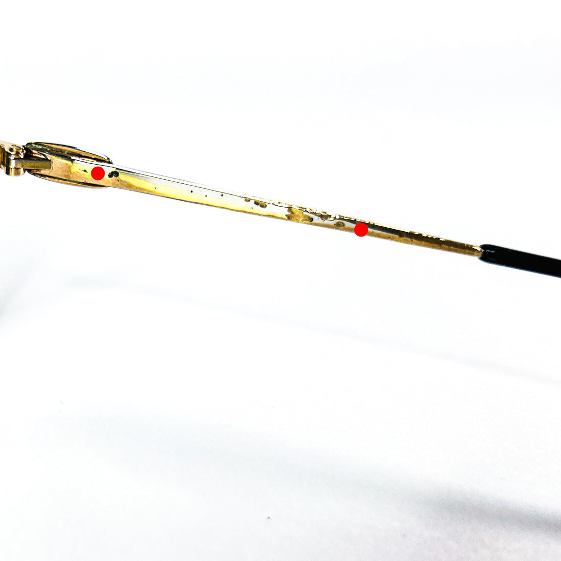 intérieur de branche lunettes Lacoste 101 Gold métal doré