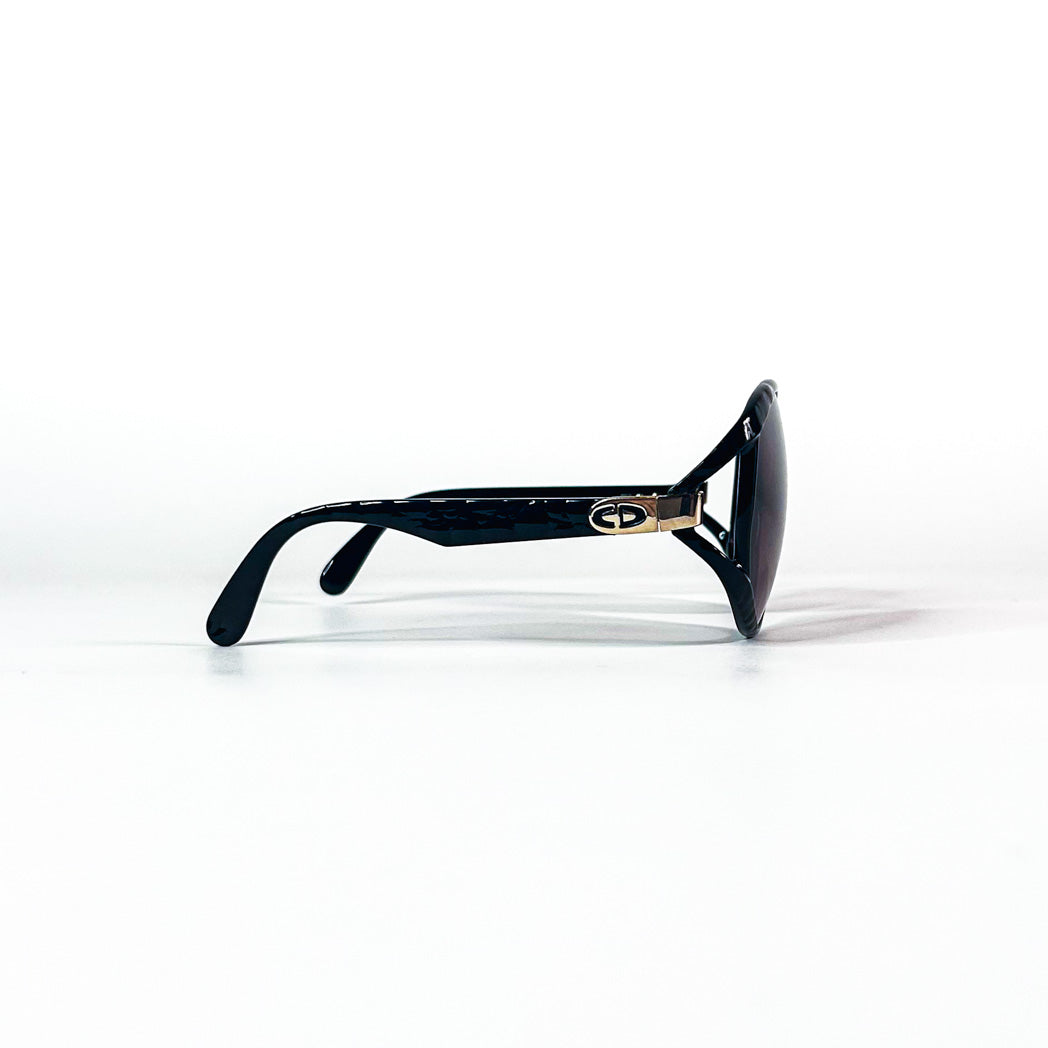 Vue profil gauche Dior 2320 ovale noire branche CD