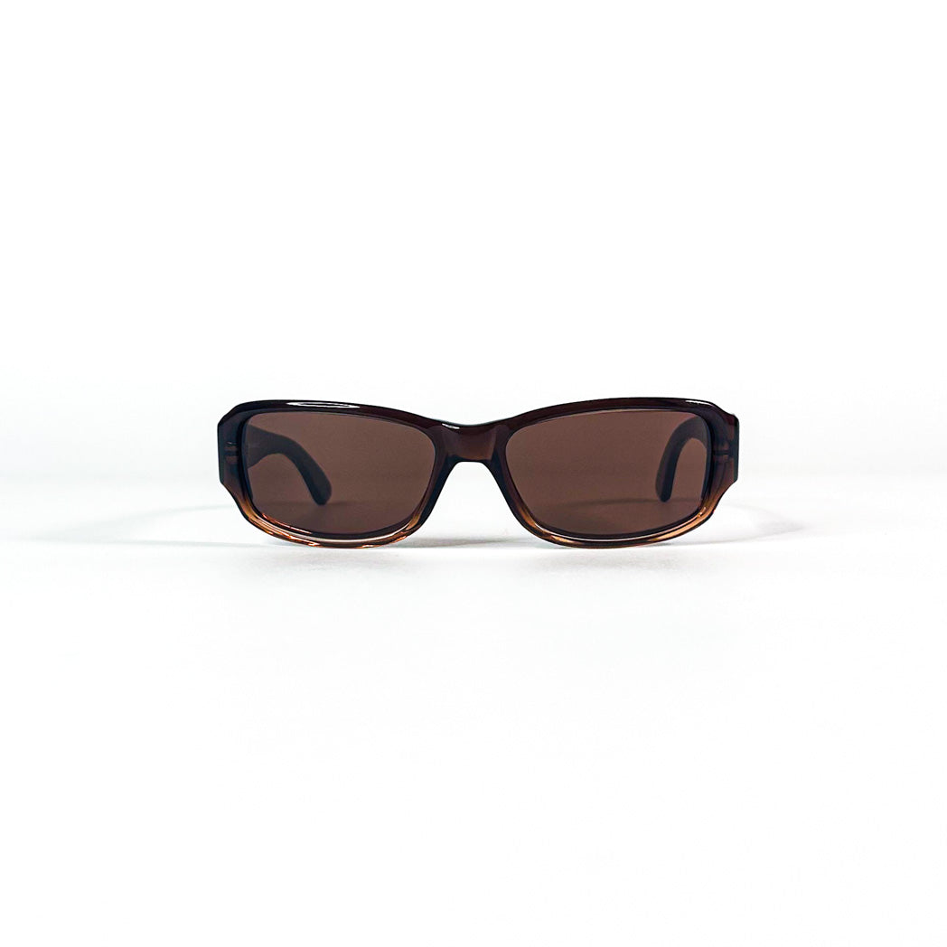 Vuarnet 619 brun, vue frontale sur fond blanc