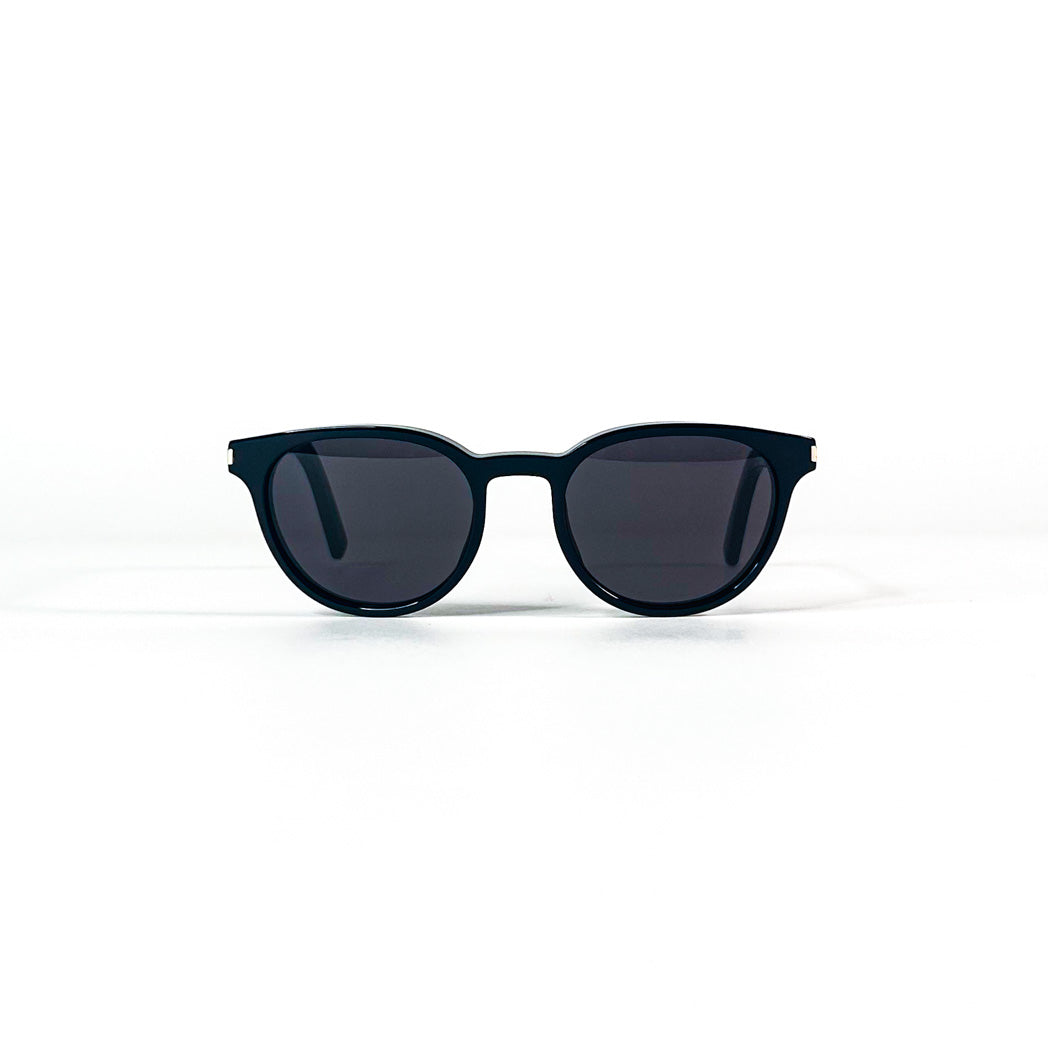 aint Laurent Classic 10 vue frontale formelle blanc fond