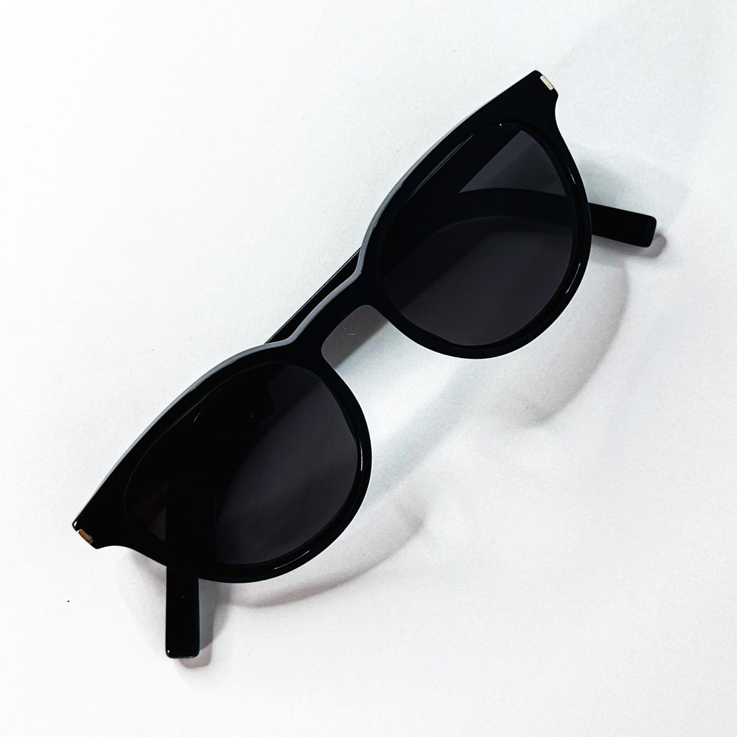 Saint Laurent Classic 10 noir verres foncés vue 3/4