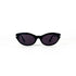 Vue frontale d’une paire de lunettes de soleil Persol noires forme ovale