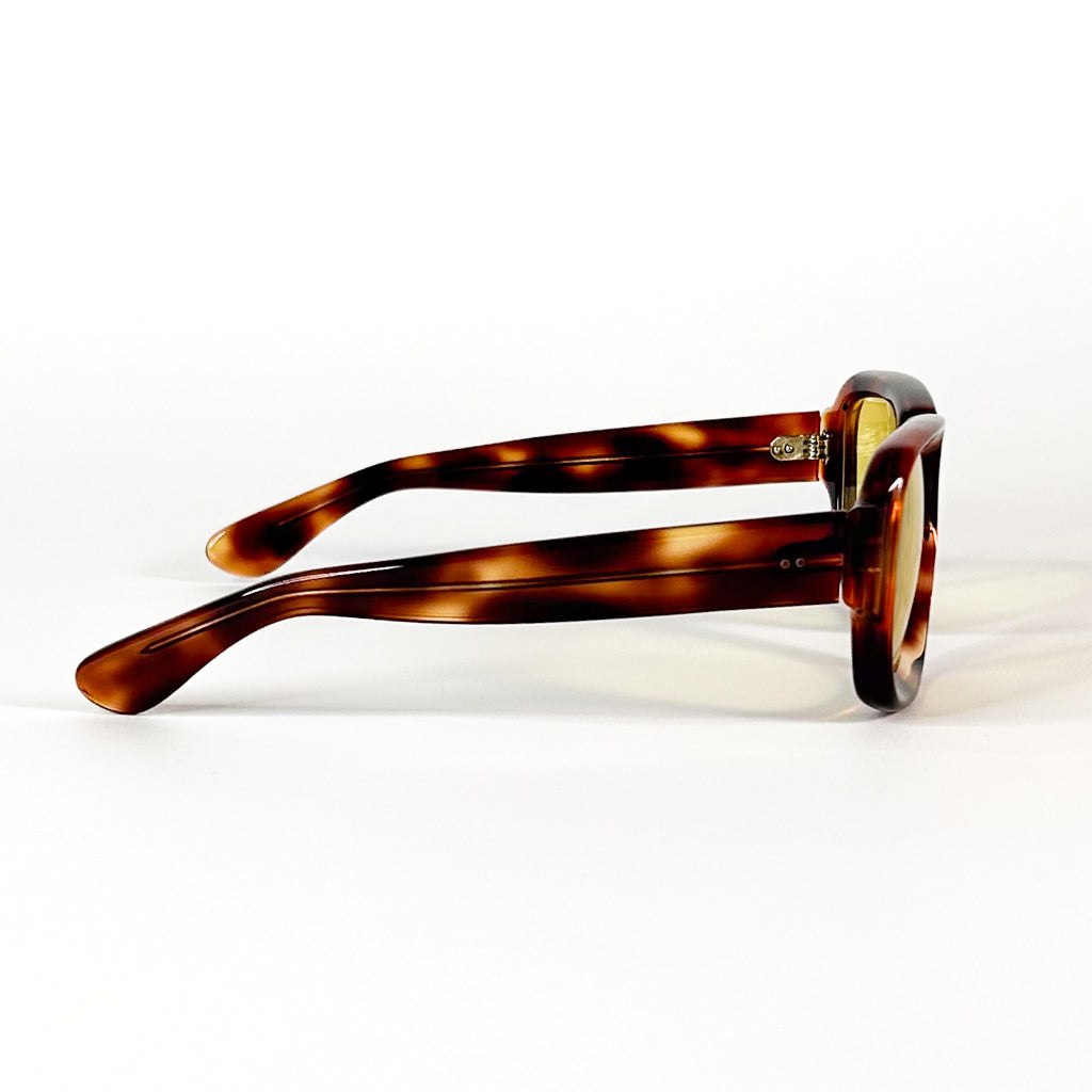 Branches de lunettes vintage écaille marron clair avec verres jaunes