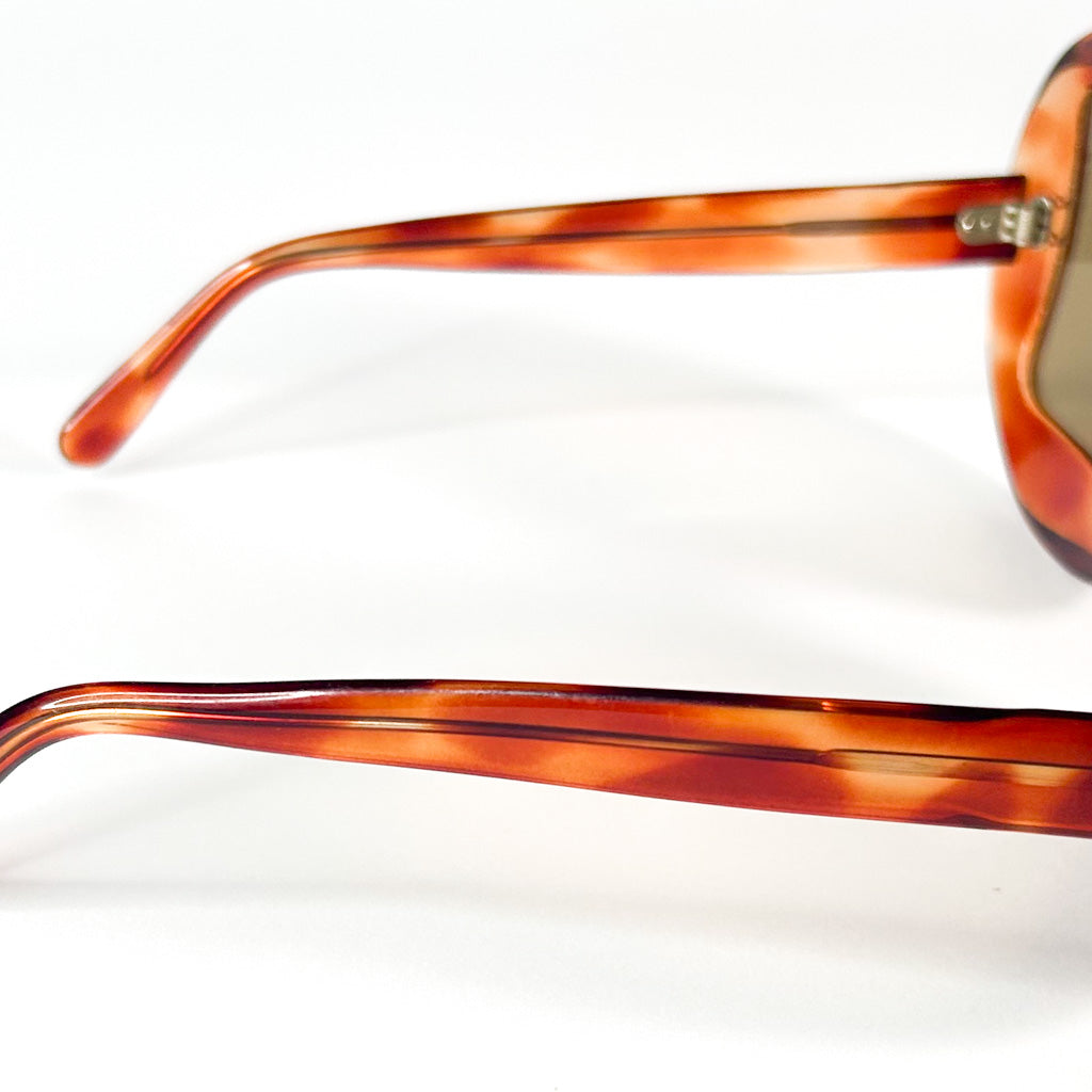 Détail des branches épaisses en acétate écaille – lunettes TV screen vintage des années 70