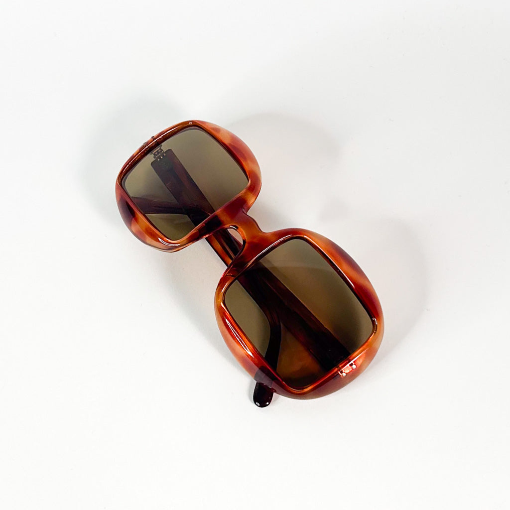 Lunettes de soleil vintage années 70 pliées – monture carrée TV screen en acétate écaille ambre