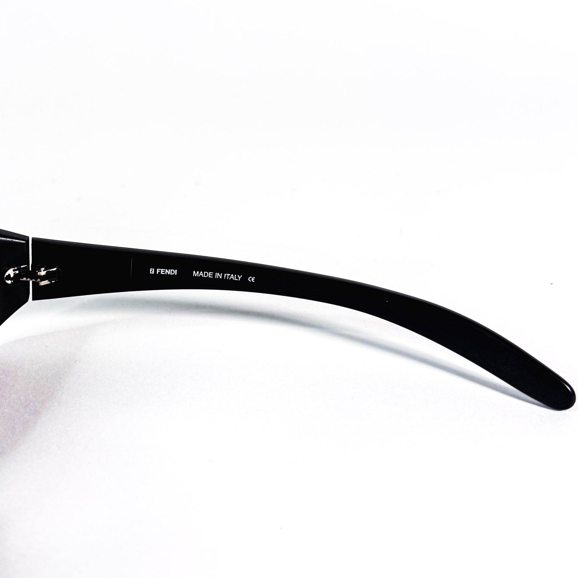 Vue intérieure branche Fendi SL 7634 inscriptions Made in Italy