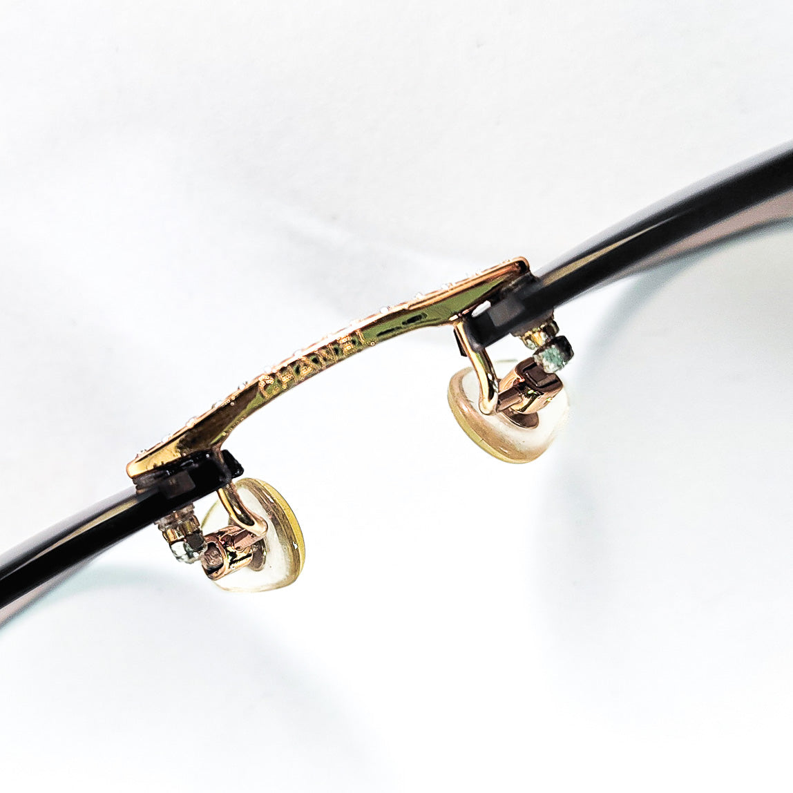 lunettes vintage chanel 2054-B C125 doré strass – pont gravé chanel